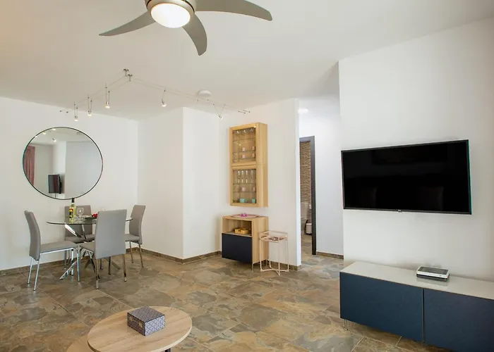 La Nina Bonita * بلايا بلانكا